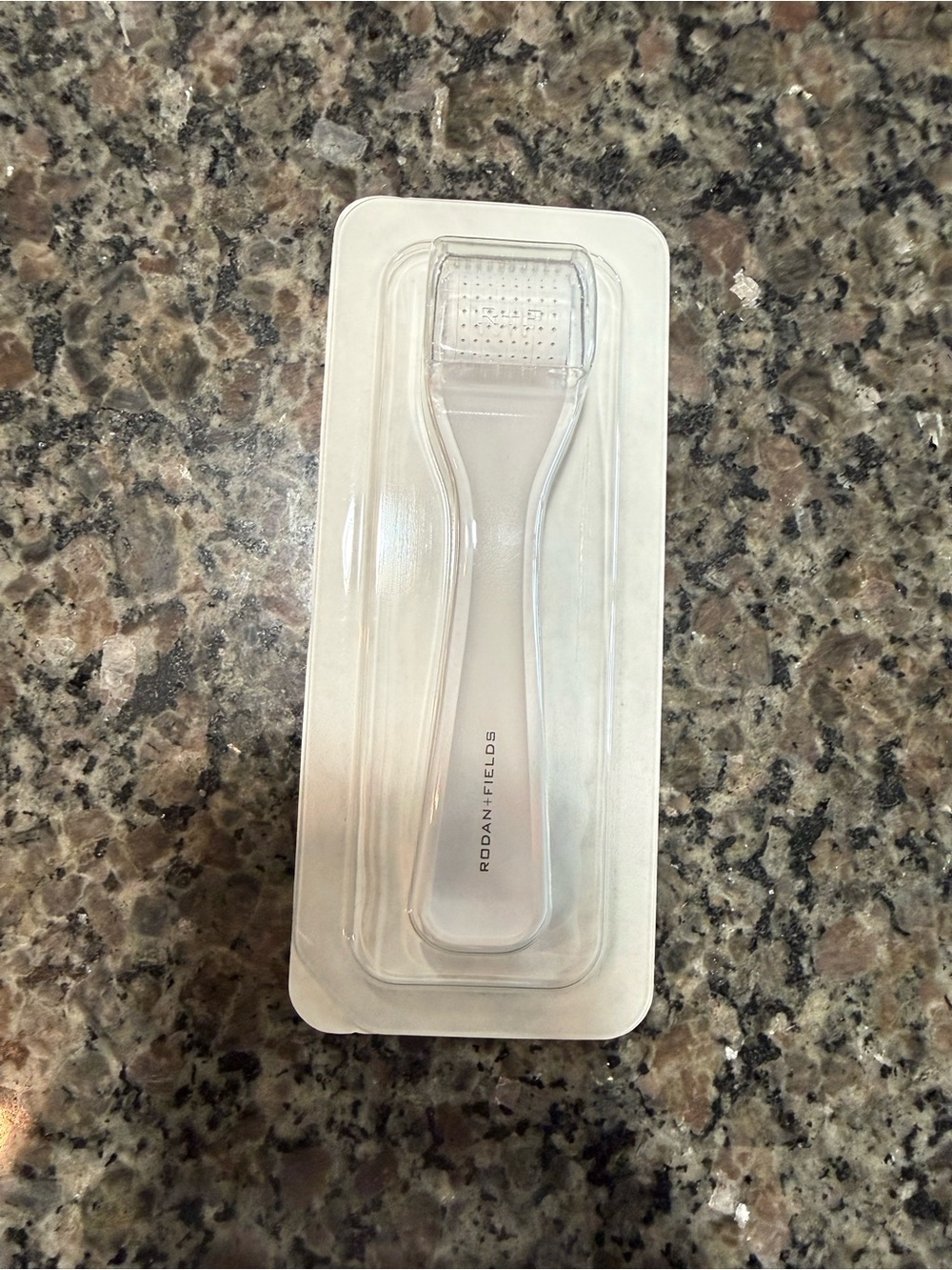 Rodan + Fields Redefine blue and white AMP MD Micro-Exfoliating Roller Packaging - Picture 3 of 3